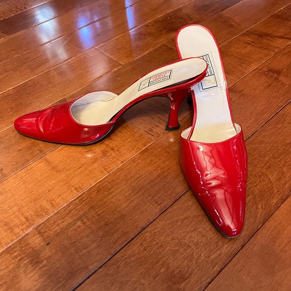 Todd Oldham Red Patent Leather Pointed-Toe Mules - Picture 9 of 9
